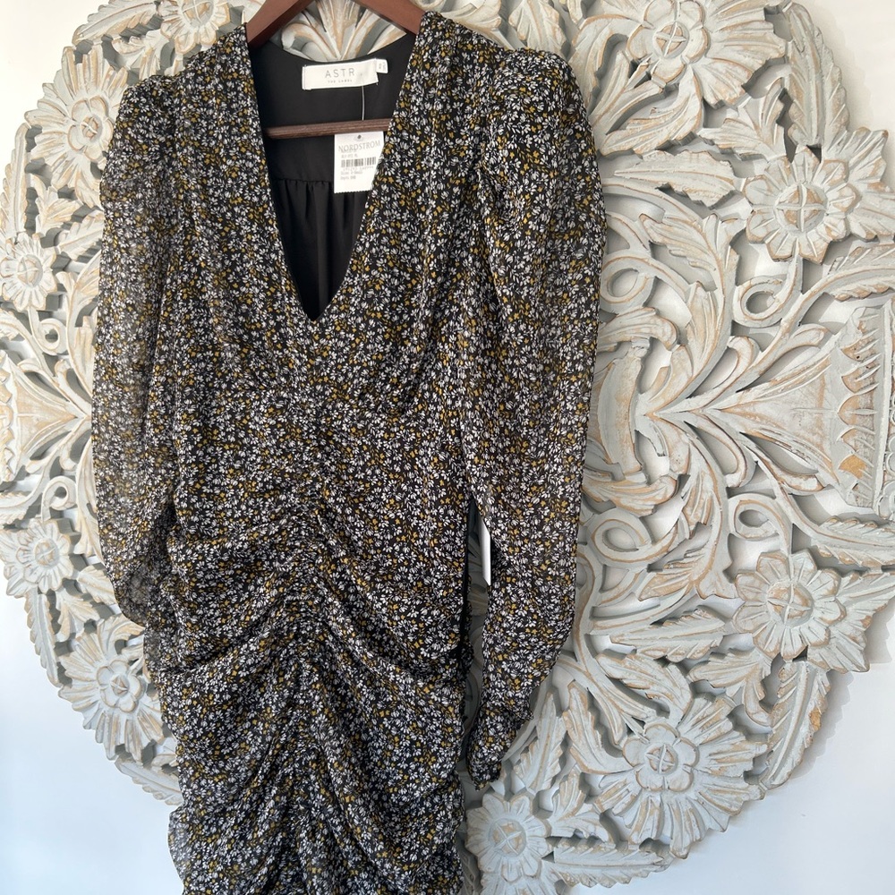 ASTR The Label Floral Mini Dress – Size XS, Chic and Feminine